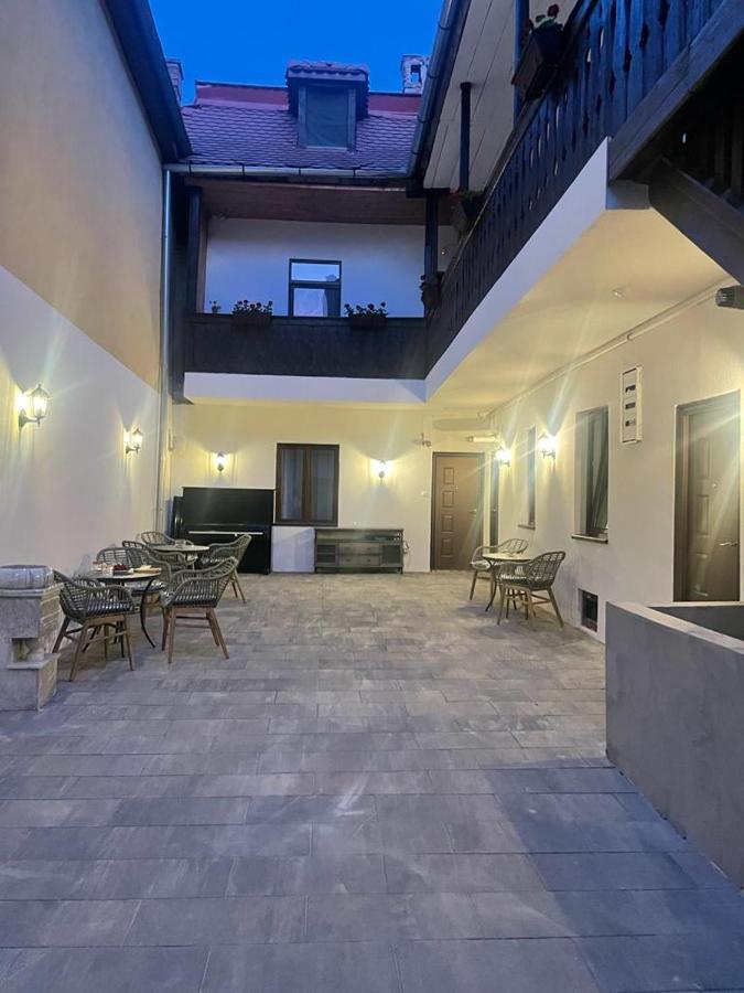 Apartments In The Heart Of 시비우 외부 사진